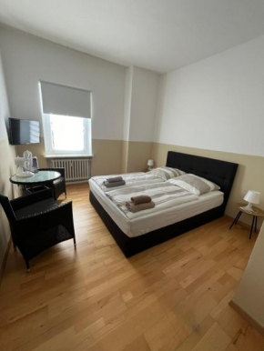 Doppelzimmer mit Bad-TV- 9